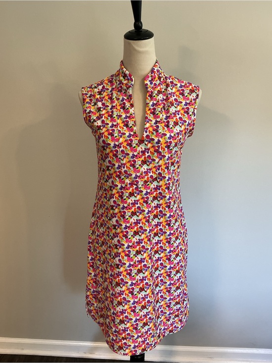 Jude Connally Dresses & Skirts - Jude Connally Lisa Keyhole Shift Dress
